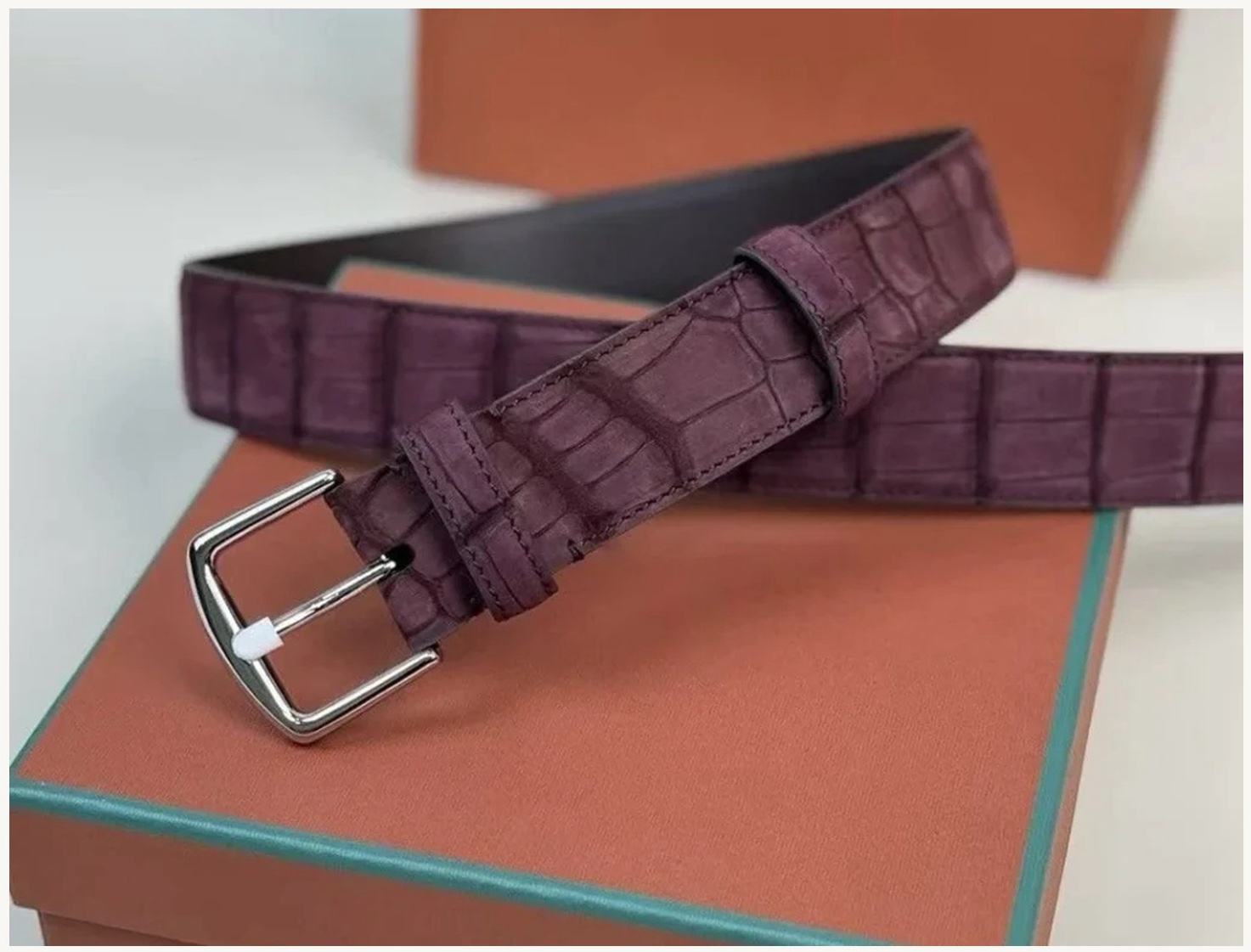 Bordeaux Nubuck Belt
