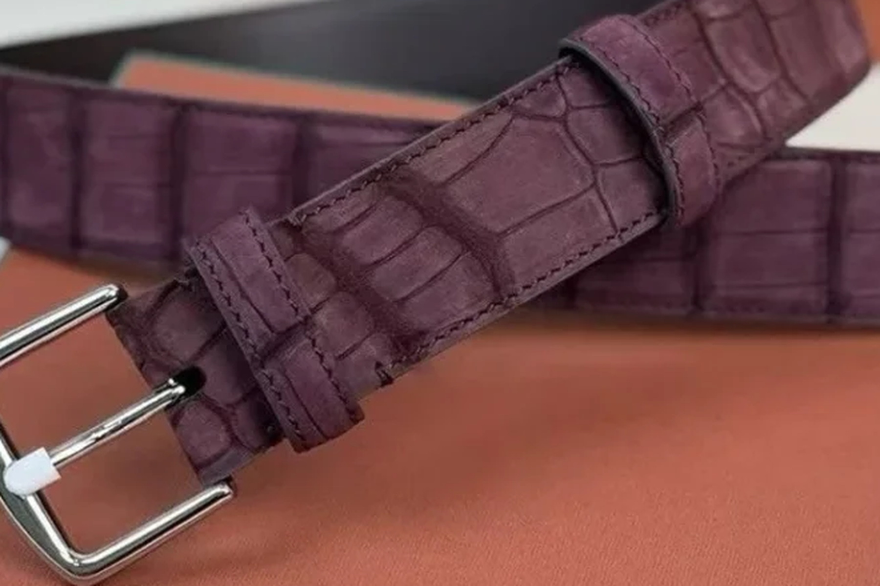 Bordeaux Nubuck Belt