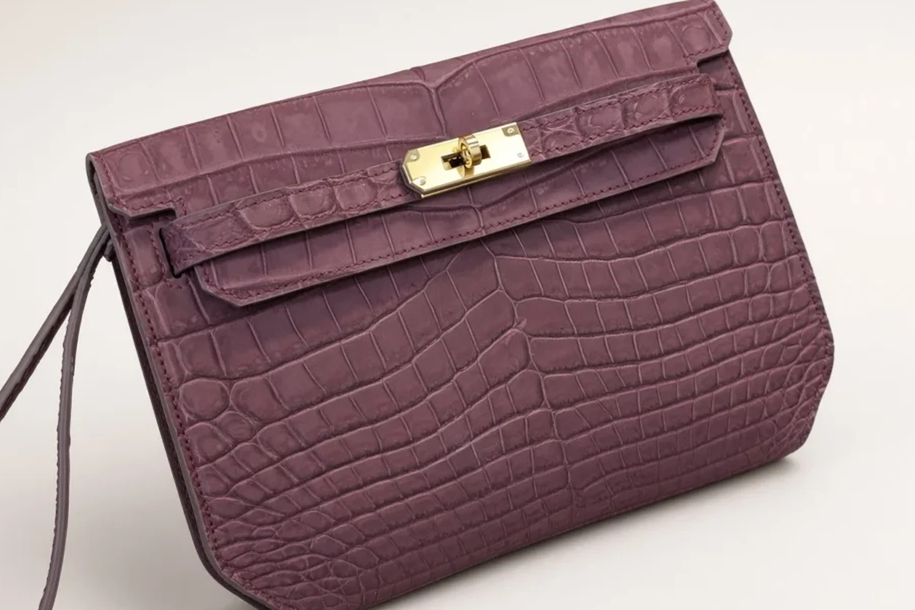 Bordeaux Nubuck Pouch